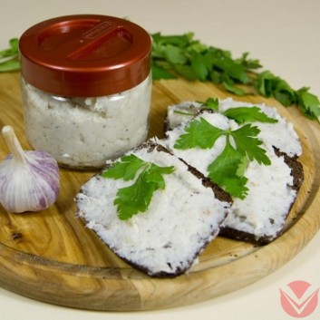 Сало кручёное с чесноком 0,5 кг фото 1 — Интернет-магазин доставки продуктов и воды ВКУСНЫЙ