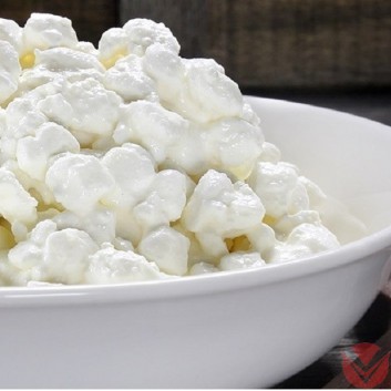 Творог зерненый 4% домашний (0,5 кг) — Интернет-магазин доставки продуктов и воды ВКУСНЫЙ