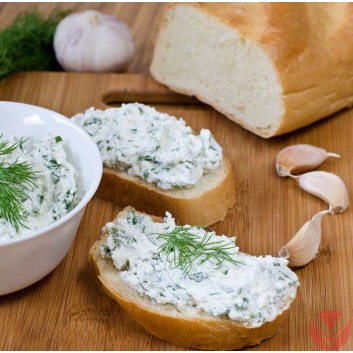 Сыр с зеленью и чесноком (мягкий) 250 гр. — Интернет-магазин доставки продуктов и воды ВКУСНЫЙ